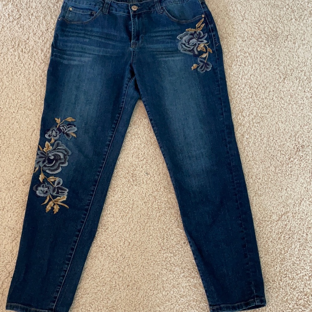 Embroidery embellished skinny jeans